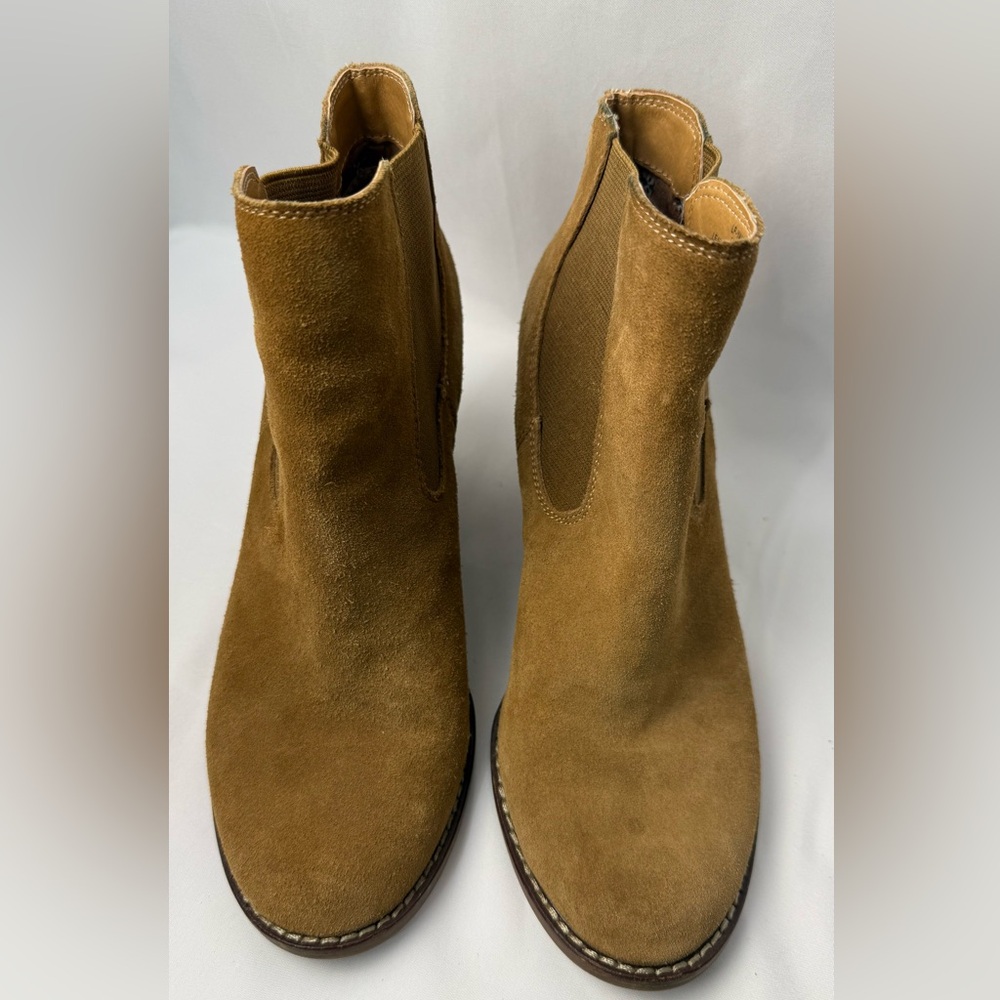 Lucky Brand Yamka,  Ankle Boot Size 8M, Brown Suede.